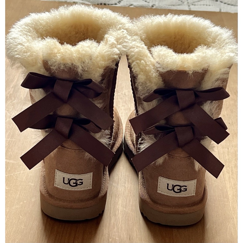 UGG Bailey Bow Boots Youth Sz 13 Chestnut Shearling Lined Soft Warm Kids Girls - Picture 3 of 7
